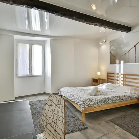 Appartement Jolie 2 Pieces Quartier Bonaparte/ Clim Nice
