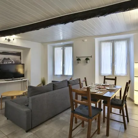 Appartement Jolie 2 Pieces Quartier Bonaparte/ Clim